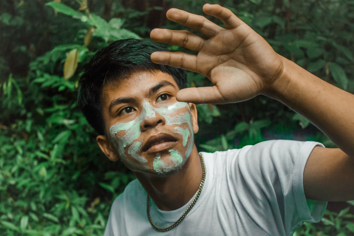 Gentle exfoliating scrub for men